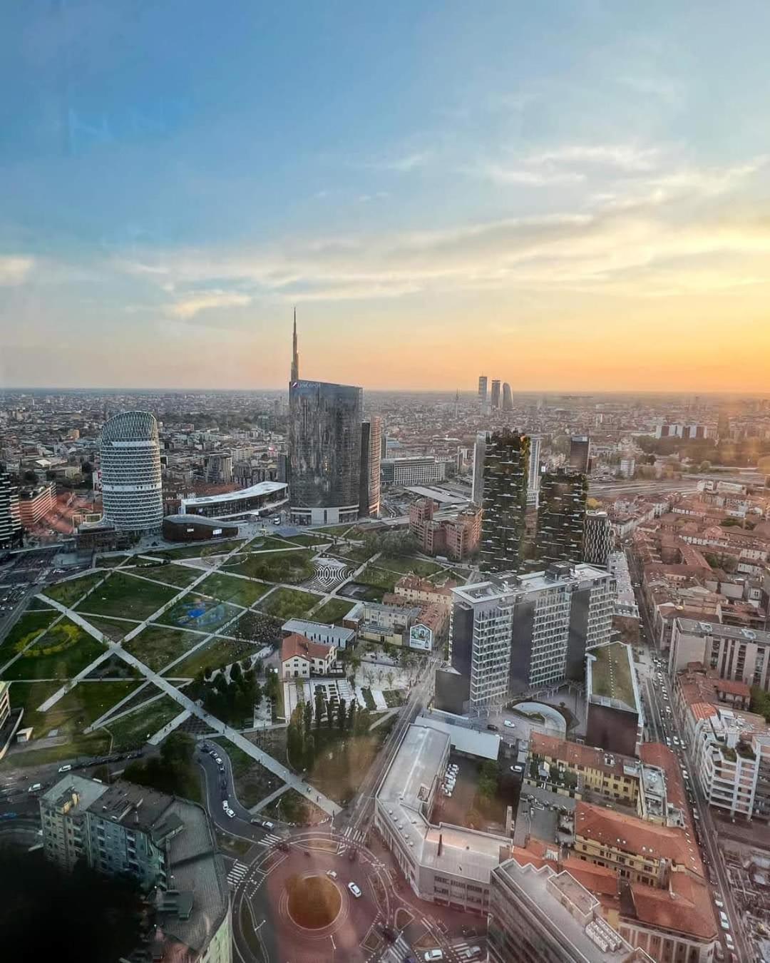 Milano Isola - Bright 2-Room Apartment With Balcony المظهر الخارجي الصورة